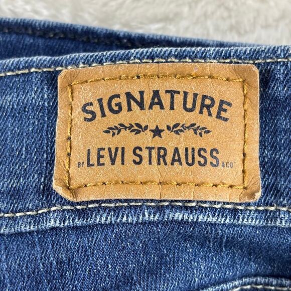 Levi Strauss Signature Jeans Women's 33x32 Mid Rise Bootcut Stretch Medium Wash - Picture 8 of 11